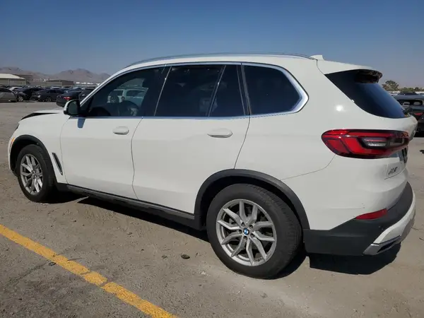 5UXCR6C57KLL09896 2019 BMW X5 - Image 2