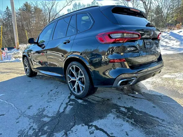 5UXCR6C57KLL11504 2019 BMW X5 - Image 2