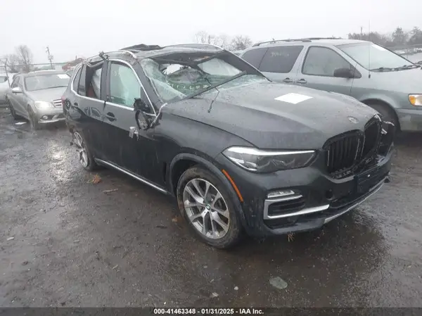 5UXCR6C57KLL12460 2019 BMW X5 - Image 1