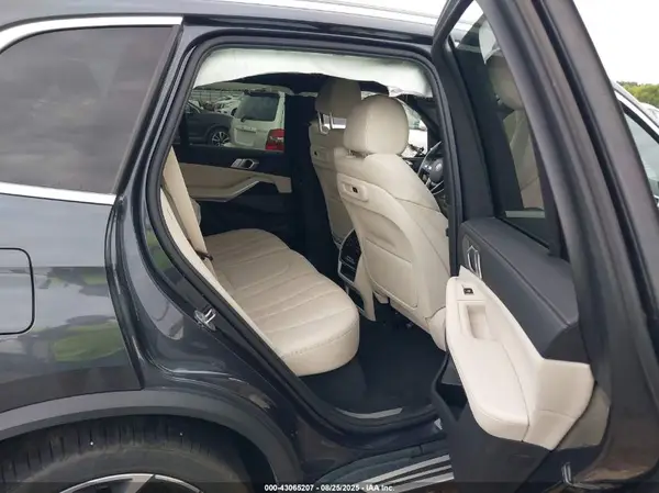 5UXCR6C57KLL13110 2019 BMW X5 - Image 8