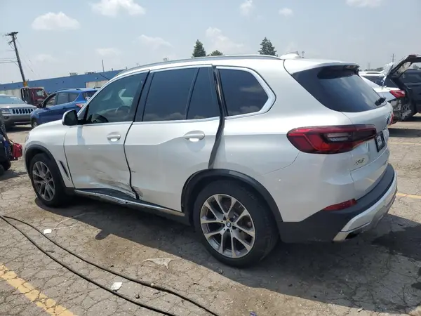 5UXCR6C57KLL13527 2019 BMW X5 - Image 2