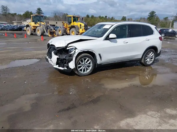 5UXCR6C57KLL21823 2019 BMW X5 - Image 2