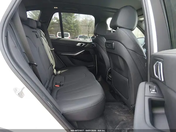 5UXCR6C57KLL21823 2019 BMW X5 - Image 8