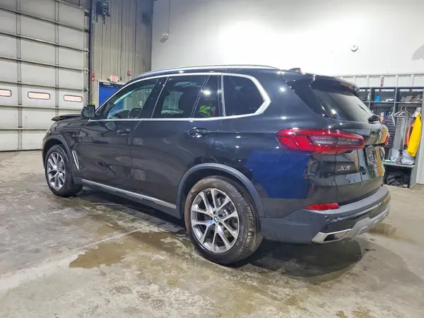 5UXCR6C57KLL22065 2019 BMW X5 - Image 2
