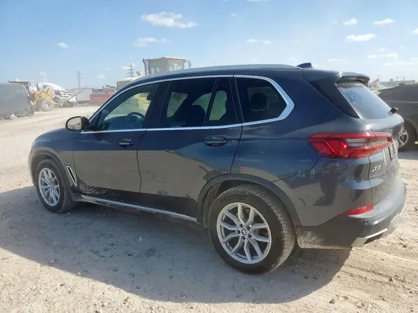 5UXCR6C57KLL23572 2019 BMW X5 - Image 2