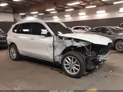 5UXCR6C57KLL24723 2019 BMW X5