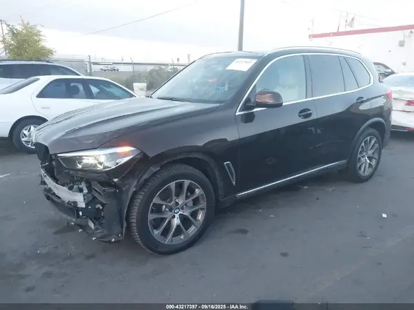 5UXCR6C57KLL25192 2019 BMW X5 - Image 2