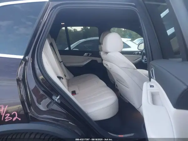 5UXCR6C57KLL25192 2019 BMW X5 - Image 8