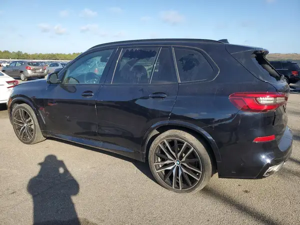 5UXCR6C57KLL27198 2019 BMW X5 - Image 2