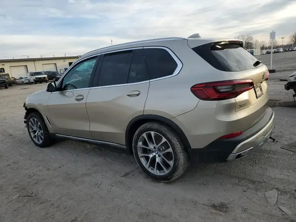 5UXCR6C57KLL27797 2019 BMW X5 - Image 2