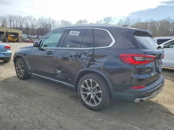 5UXCR6C57KLL35057 2019 BMW X5 - Image 2