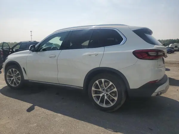 5UXCR6C57KLL39111 2019 BMW X5 - Image 2