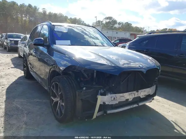5UXCR6C57KLL51145 2019 BMW X5 - Image 1