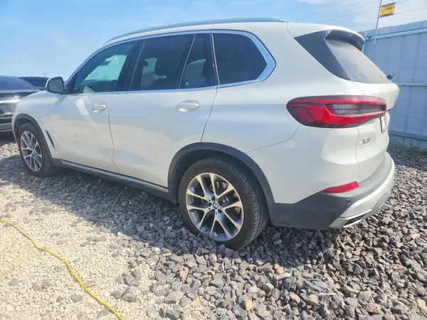 5UXCR6C57KLL51808 2019 BMW X5 - Image 2