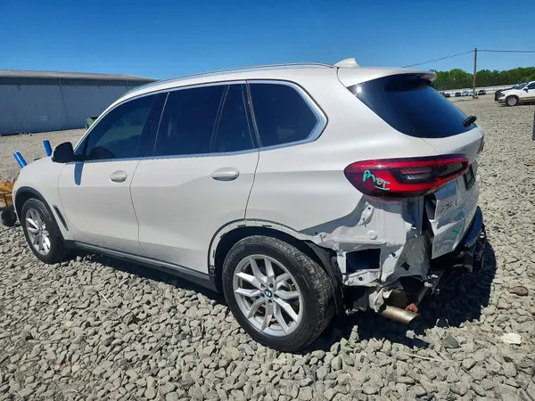 5UXCR6C57KLL53946 2019 BMW X5 - Image 2