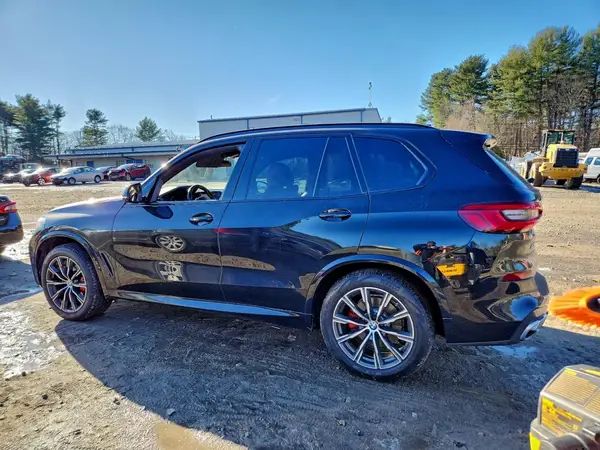 5UXCR6C57KLL63201 2019 BMW X5 - Image 2