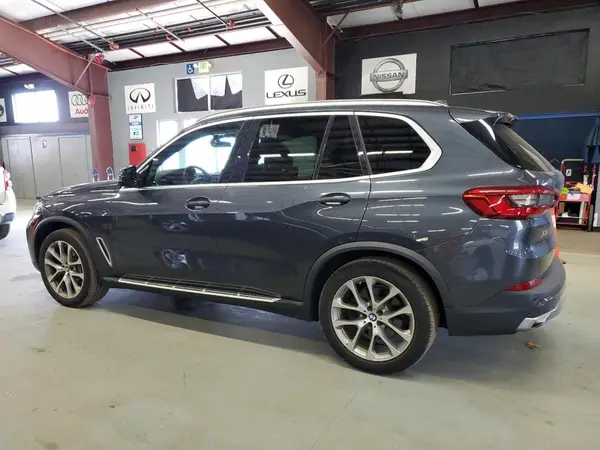 5UXCR6C58KLK81588 2019 BMW X5 - Image 2