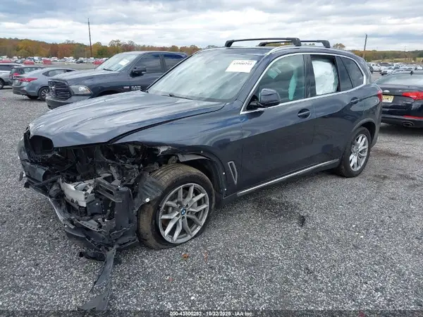 5UXCR6C58KLK83793 2019 BMW X5 - Image 2