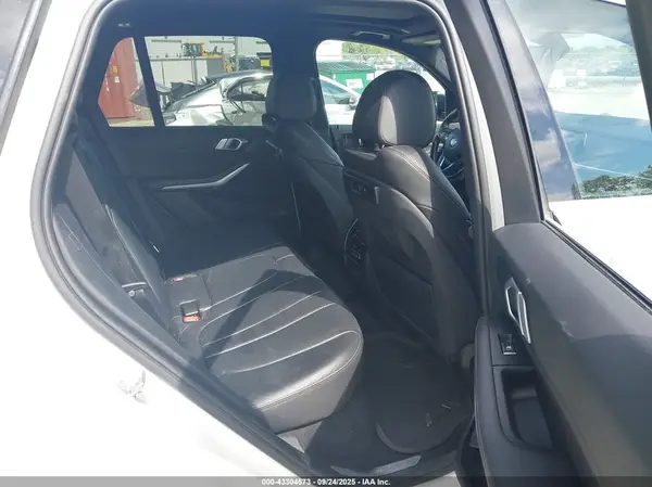 5UXCR6C58KLK87066 2019 BMW X5 - Image 8