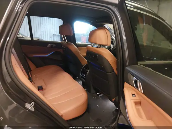 5UXCR6C58KLL02648 2019 BMW X5 - Image 8