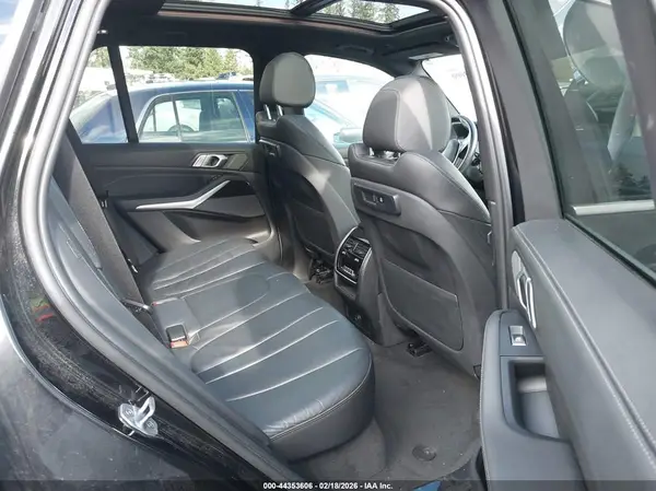 5UXCR6C58KLL04139 2019 BMW X5 - Image 8