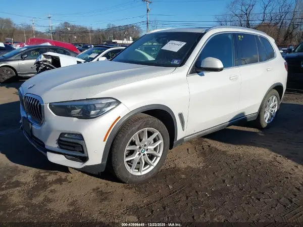 5UXCR6C58KLL04769 2019 BMW X5 - Image 2