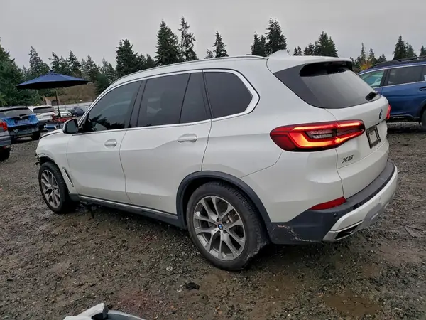 5UXCR6C58KLL04884 2019 BMW X5 - Image 2