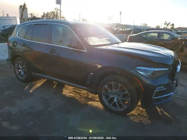5UXCR6C58KLL09860 2019 BMW X5 - Image 1