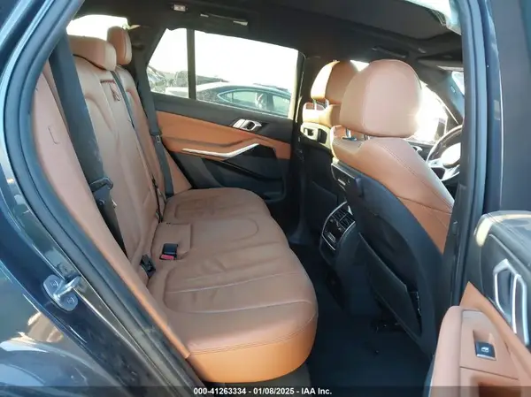 5UXCR6C58KLL09860 2019 BMW X5 - Image 8