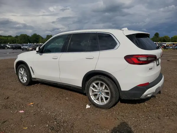 5UXCR6C58KLL11303 2019 BMW X5 - Image 2