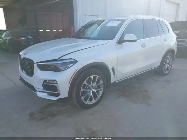 5UXCR6C58KLL11544 2019 BMW X5 - Image 2