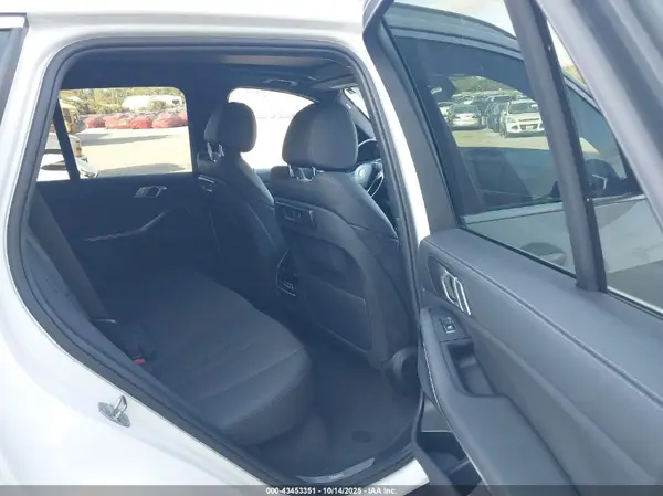 5UXCR6C58KLL11544 2019 BMW X5 - Image 8