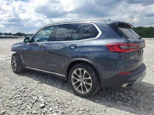 5UXCR6C58KLL11785 2019 BMW X5 - Image 2