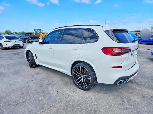 5UXCR6C58KLL12869 2019 BMW X5 - Image 2