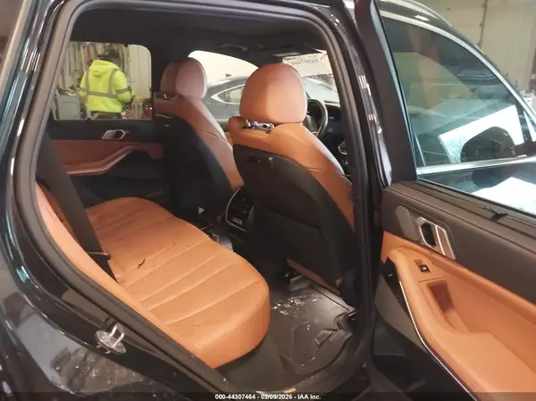 5UXCR6C58KLL13780 2019 BMW X5 - Image 8