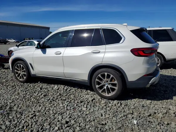 5UXCR6C58KLL13889 2019 BMW X5 - Image 2