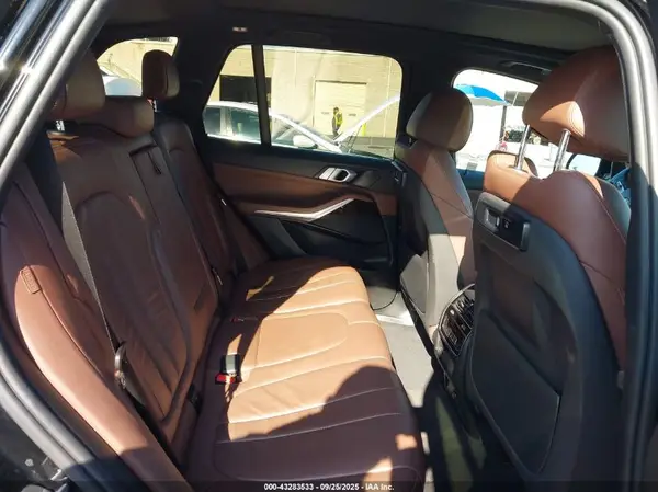 5UXCR6C58KLL14279 2019 BMW X5 - Image 8