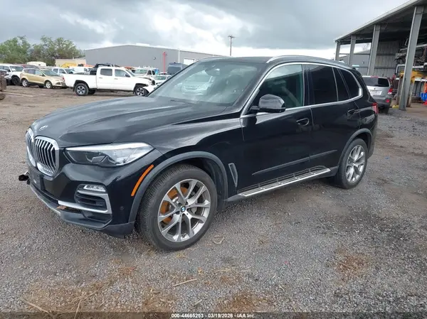 5UXCR6C58KLL23659 2019 BMW X5 - Image 2