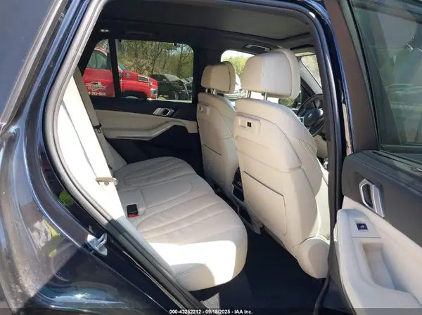 5UXCR6C58KLL24178 2019 BMW X5 - Image 8