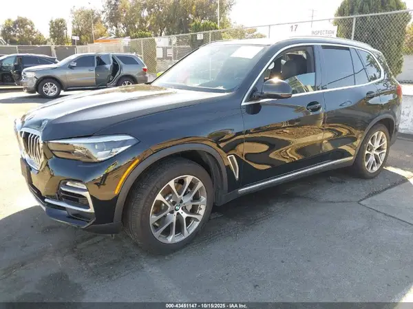 5UXCR6C58KLL25590 2019 BMW X5 - Image 2