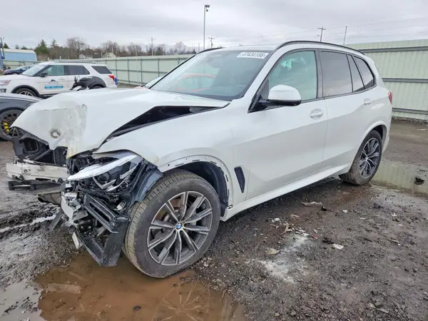5UXCR6C58KLL37075 2019 BMW X5 - Image 1