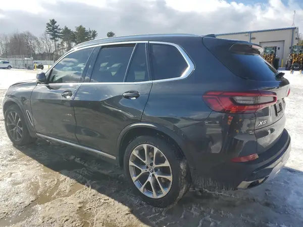 5UXCR6C58KLL37660 2019 BMW X5 - Image 2
