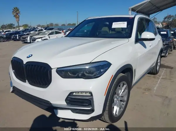 5UXCR6C58KLL38520 2019 BMW X5 - Image 2