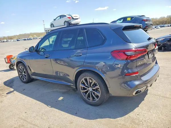5UXCR6C58KLL38968 2019 BMW X5 - Image 2