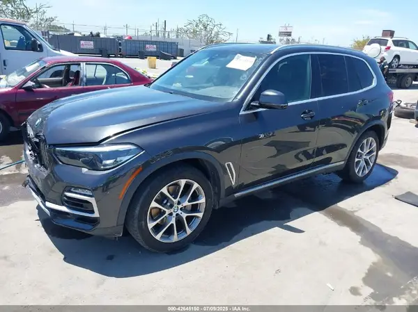 5UXCR6C58KLL51591 2019 BMW X5 - Image 2