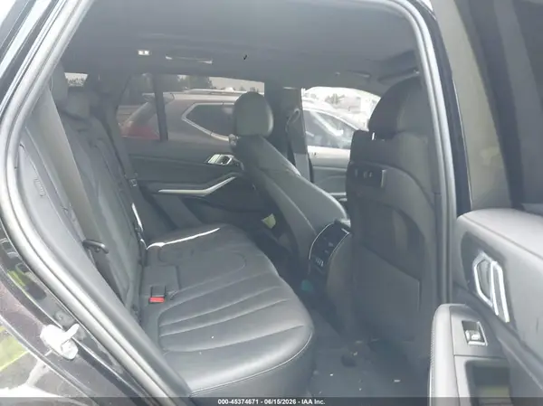 5UXCR6C58KLL52336 2019 BMW X5 - Image 8