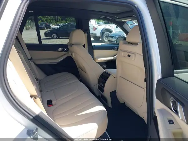 5UXCR6C58KLL60811 2019 BMW X5 - Image 8