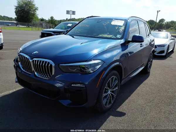 5UXCR6C58KLL64082 2019 BMW X5 - Image 2