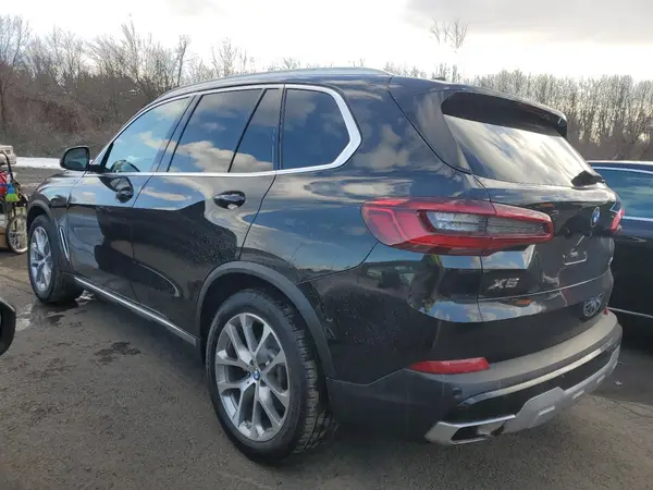 5UXCR6C59KLK85326 2019 BMW X5 - Image 2