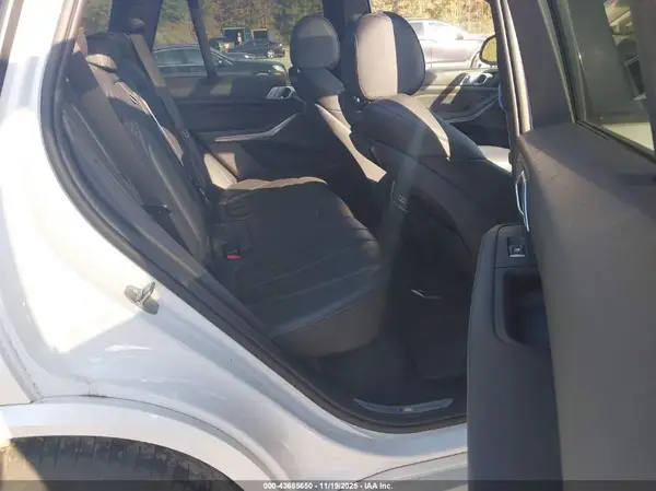 5UXCR6C59KLK87416 2019 BMW X5 - Image 8